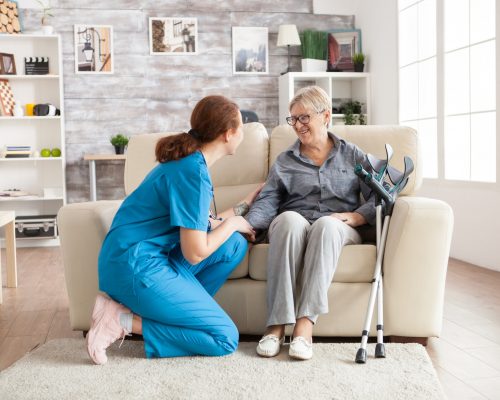 female-nurse-talking-with-an-old-woman
